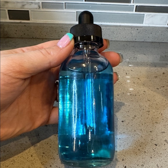 AMINNAH - Stay Slick Gentleman Head To Toe Body Oil - Picture 3 of 6